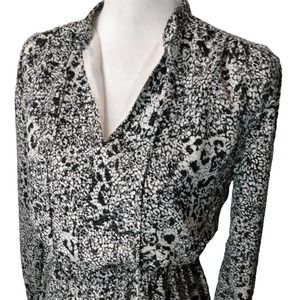 H&M long sleeve v-neck black & cream dress